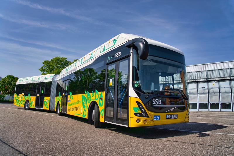 Volvo předalo v Německu první kloubové elektrické autobusy