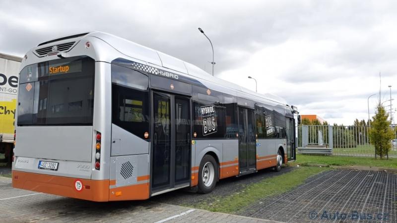 Hybridní autobus v provozu v dalším městě - v Kroměříži 