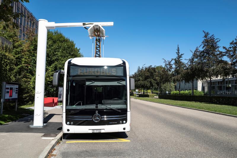 Nedávno představený Mercedes-Benz eCitaro G s plně elektrickým pohonem je v provozu v Curychu