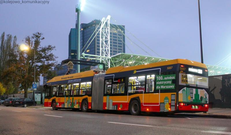 100 elektrických autobusů ve Varšavě