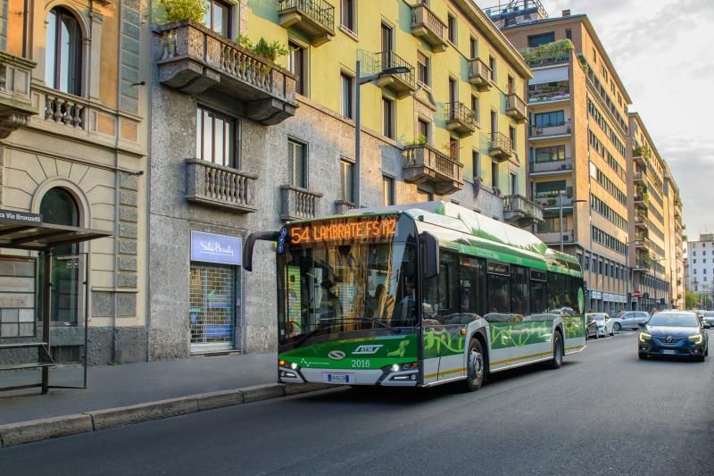 100 elektrických Solaris Urbino objednáno do Milána