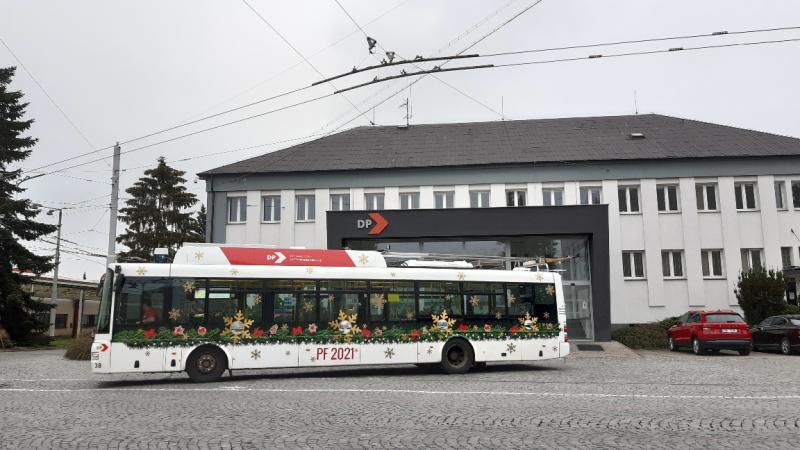 Hradecký trolejbus vyjede vánočně vyzdobený a sváteční atmosféru navodí i elektrobus