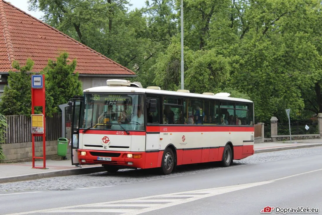 Praha se 4. prosince rozloučí s legendárními Karosami