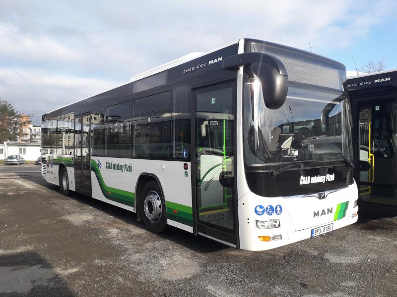 Z Plzně do Vejprnic a Tlučné se budou cestující vozit novými autobusy MAN