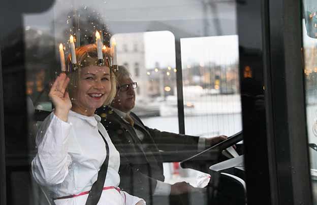 "Chybí nám naši cestující", ulicemi čtyř švédských měst projely kolony autobusů