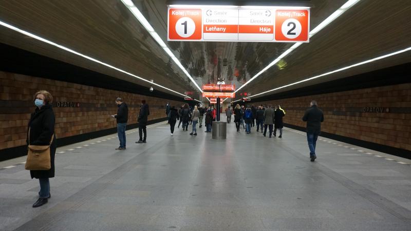 Opatov je 45. bezbariérovou stanicí pražského metra a první s LED osvětlením