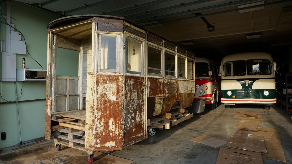 Stoletý autobus Laurin &amp; Klement se dočkal záchrany 