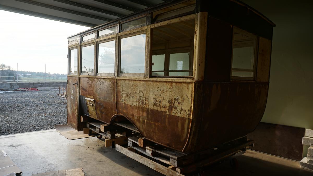 Stoletý autobus Laurin &amp; Klement se dočkal záchrany 