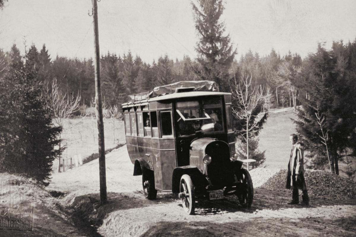 Stoletý autobus Laurin &amp; Klement se dočkal záchrany 