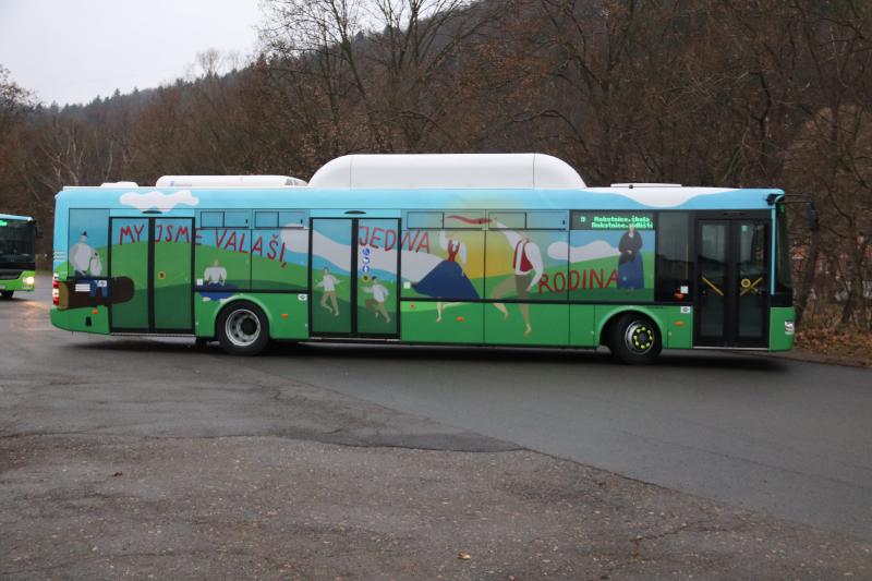 ČSAD Vsetín představila flotilu nových ekologických autobusů