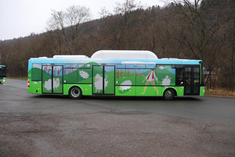 ČSAD Vsetín představila flotilu nových ekologických autobusů