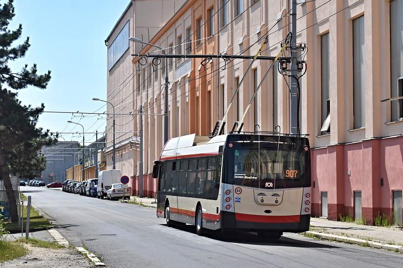 Bergen, Budapešť, Jihlava, Opava, Prešov, Saint-Étienne či Sofie. Testované trolejbusy v ulicích Plzně.