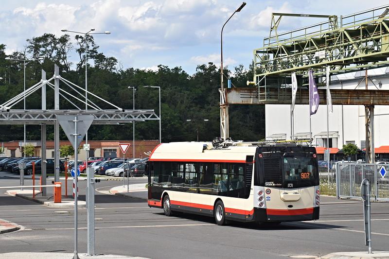 Bergen, Budapešť, Jihlava, Opava, Prešov, Saint-Étienne či Sofie. Testované trolejbusy v ulicích Plzně.