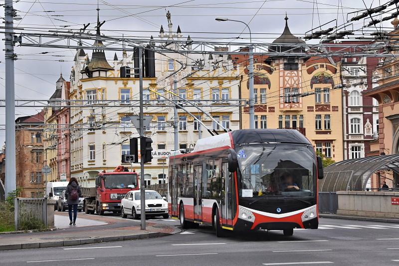 Bergen, Budapešť, Jihlava, Opava, Prešov, Saint-Étienne či Sofie. Testované trolejbusy v ulicích Plzně.