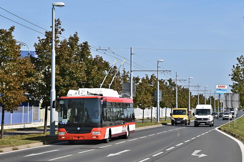 Bergen, Budapešť, Jihlava, Opava, Prešov, Saint-Étienne či Sofie. Testované trolejbusy v ulicích Plzně.