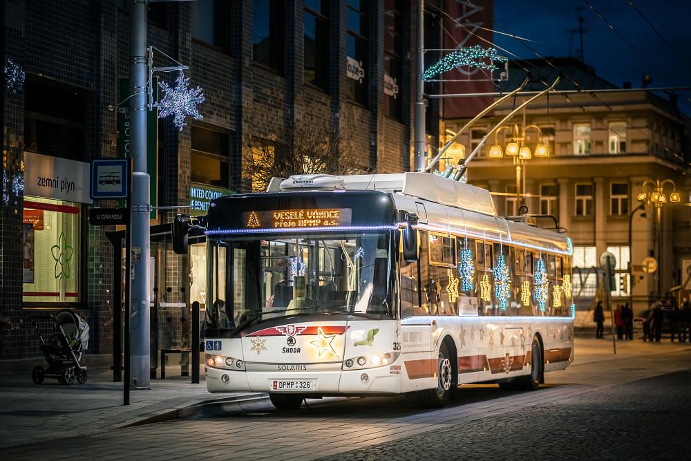 Nejhezčí vánoční trolejbus vypravili v roce 2020 v Žilině 