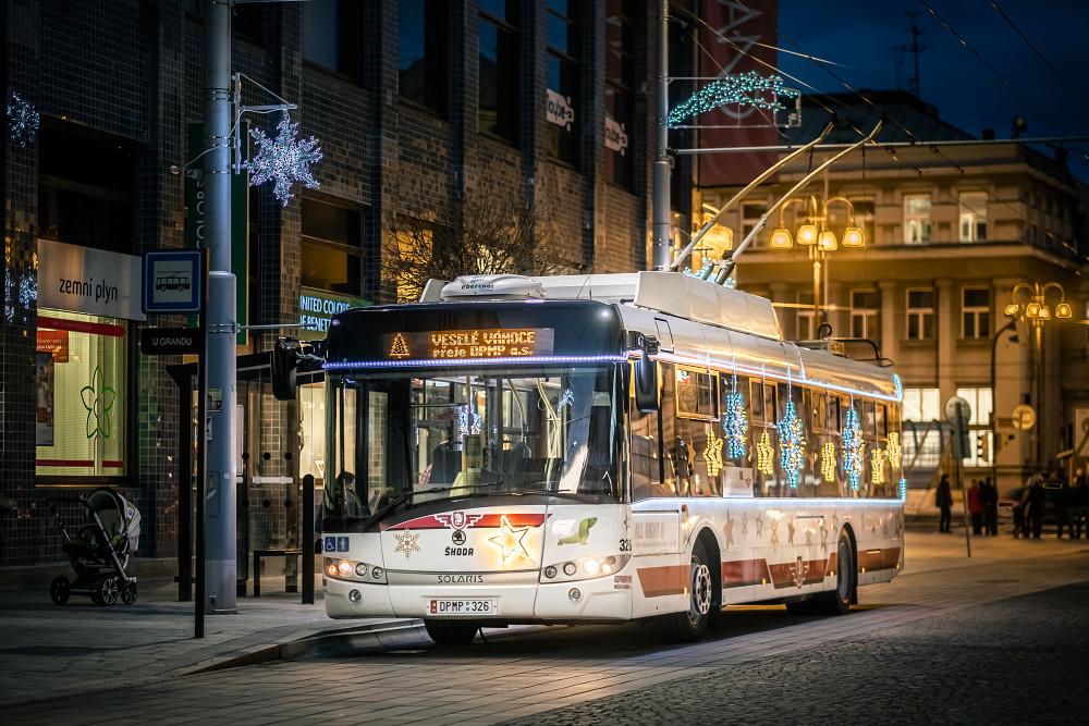 Nejhezčí vánoční trolejbus vypravili v roce 2020 v Žilině