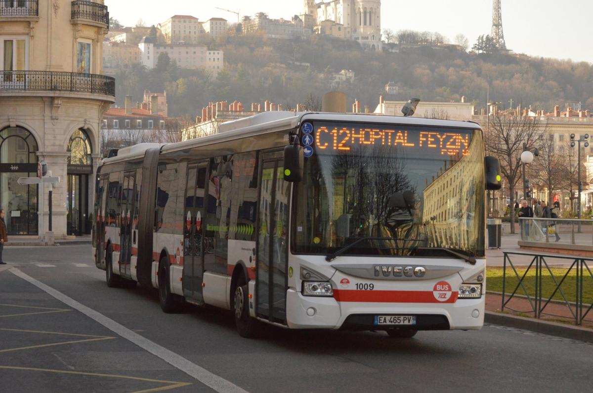 Lyon rozšiřuje trolejbusový systém, první LighTram 19 od HESS je v provozu