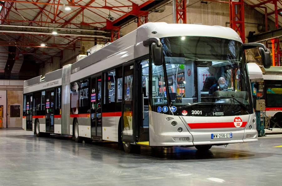 Lyon rozšiřuje trolejbusový systém, první LighTram 19 od HESS je v provozu