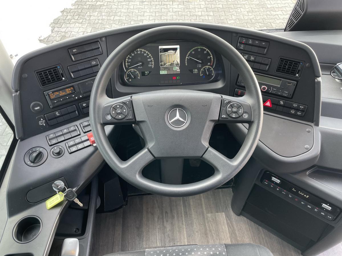 Nový Mercedes-Benz Intouro získal ve Španělsku 'Touring Coach 2021', ukázal se i v Čechách