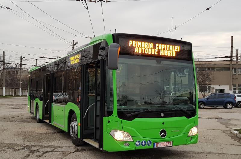 Hybridní autobusy Mercedes s panely Bustec v Rumunsku 