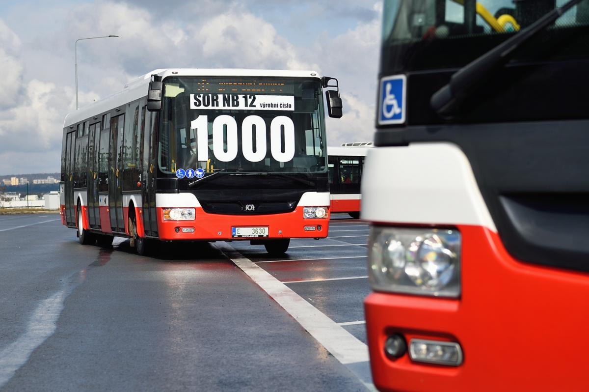 DPP dnes převzal poslední autobus SOR NB 12 s výrobním číslem 1000