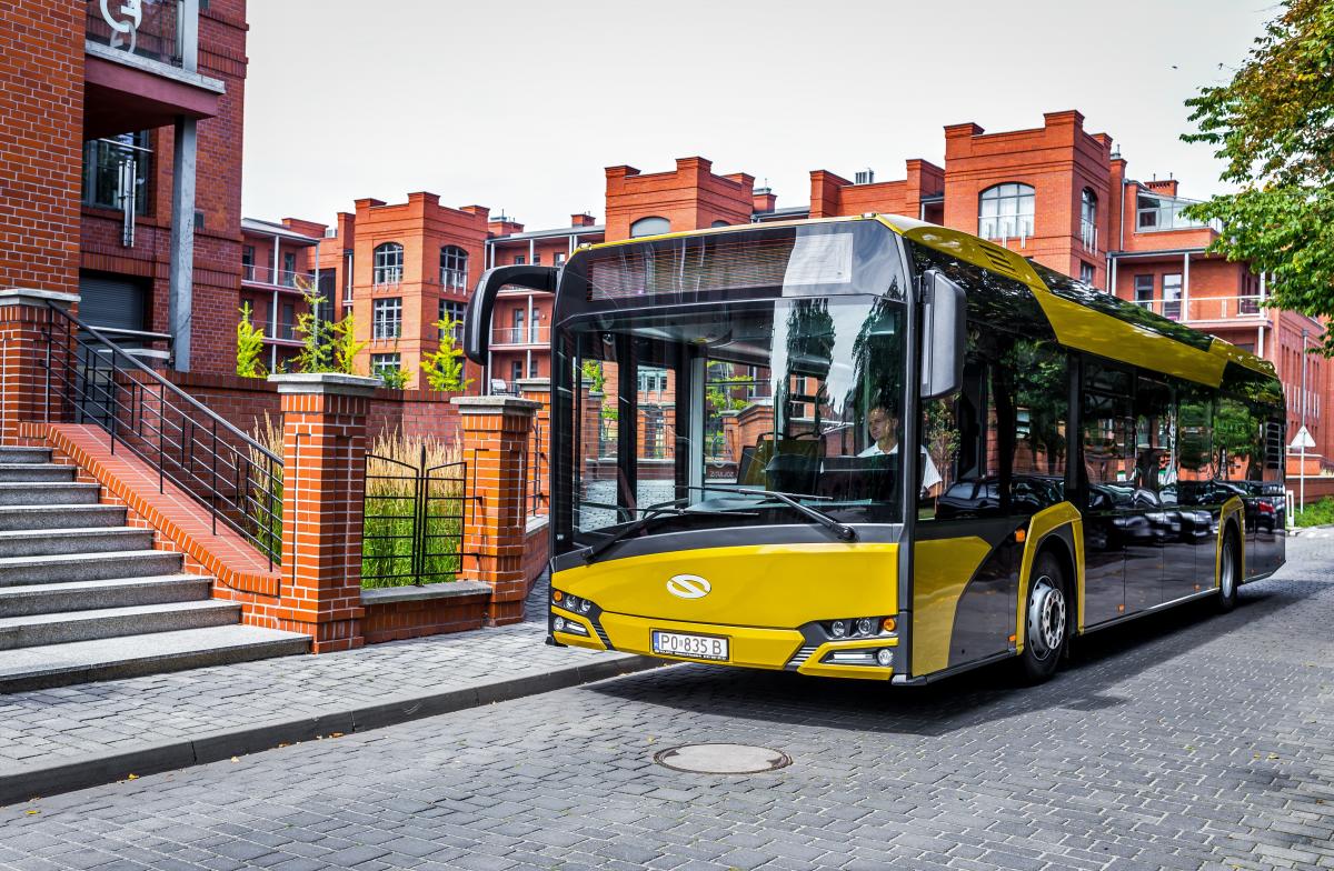 Barcelona znovu s hybridními autobusy Solaris