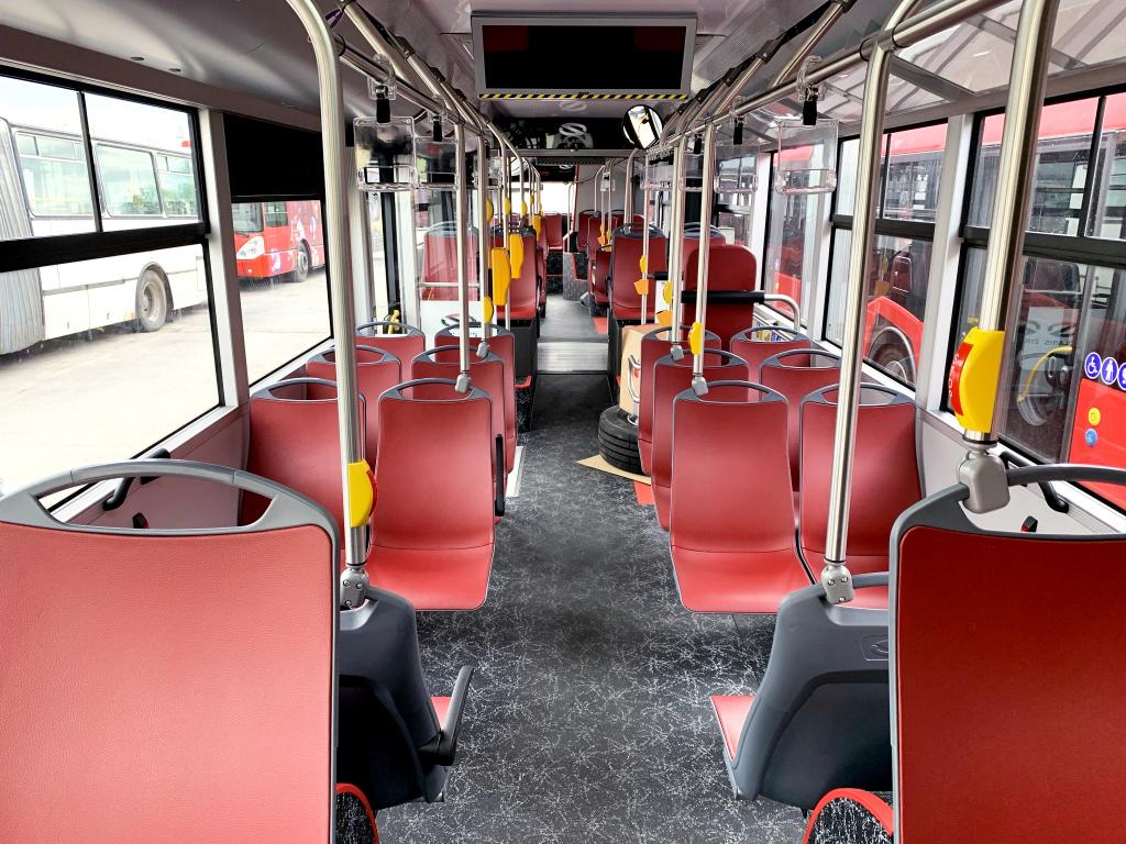 Nejnovější autobusy Solaris Urbino 18 přijíždějí do Českých Budějovic