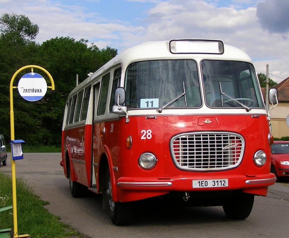 Historickým autobusem Škoda 706 RTO v Pardubicích