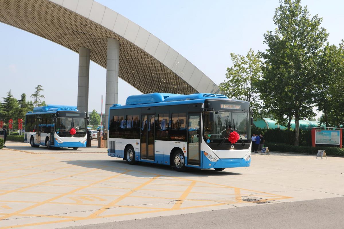 Z Číny do Arménie odjelo 211 autobusů