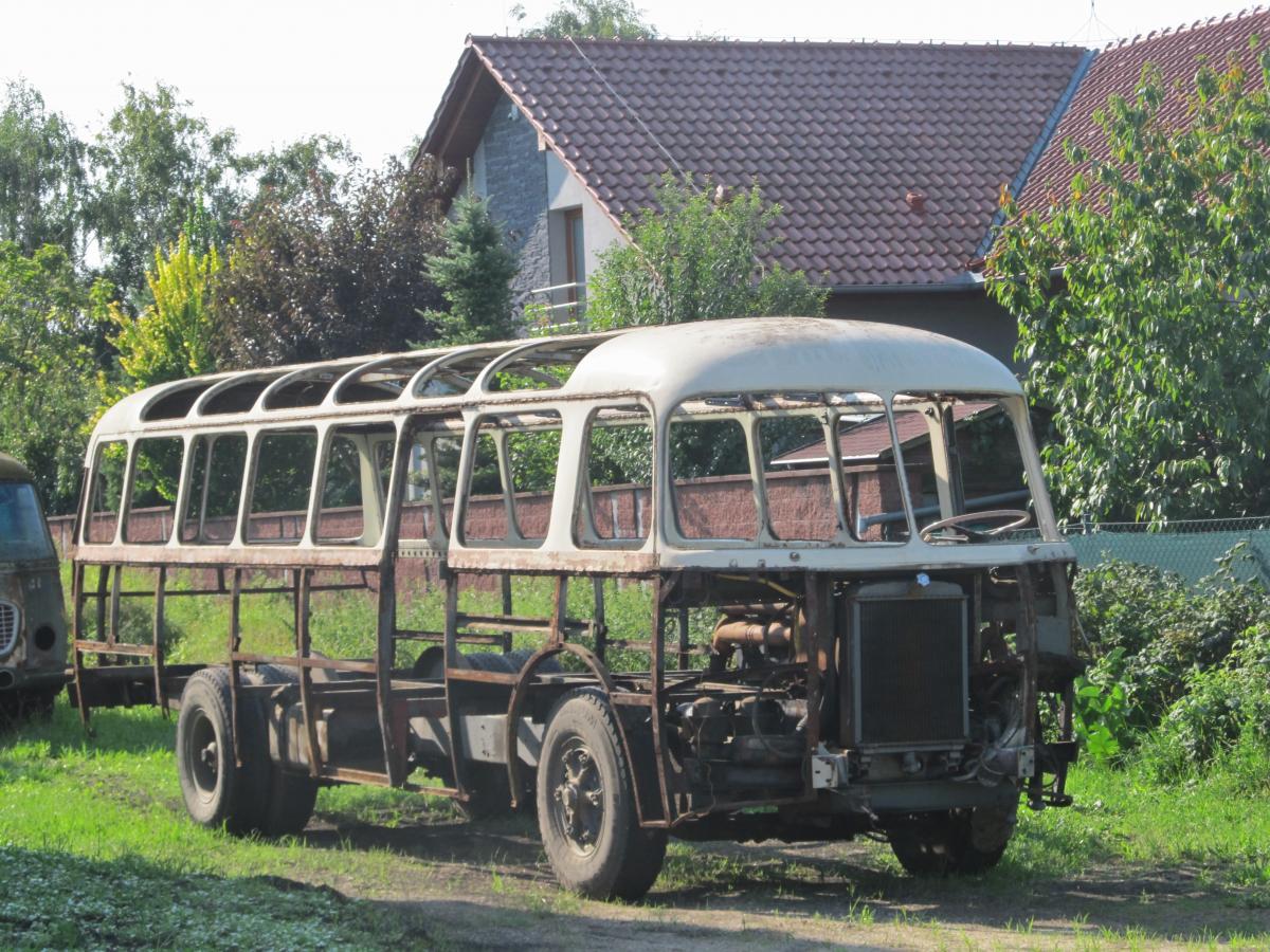 Veterán bus Kříž