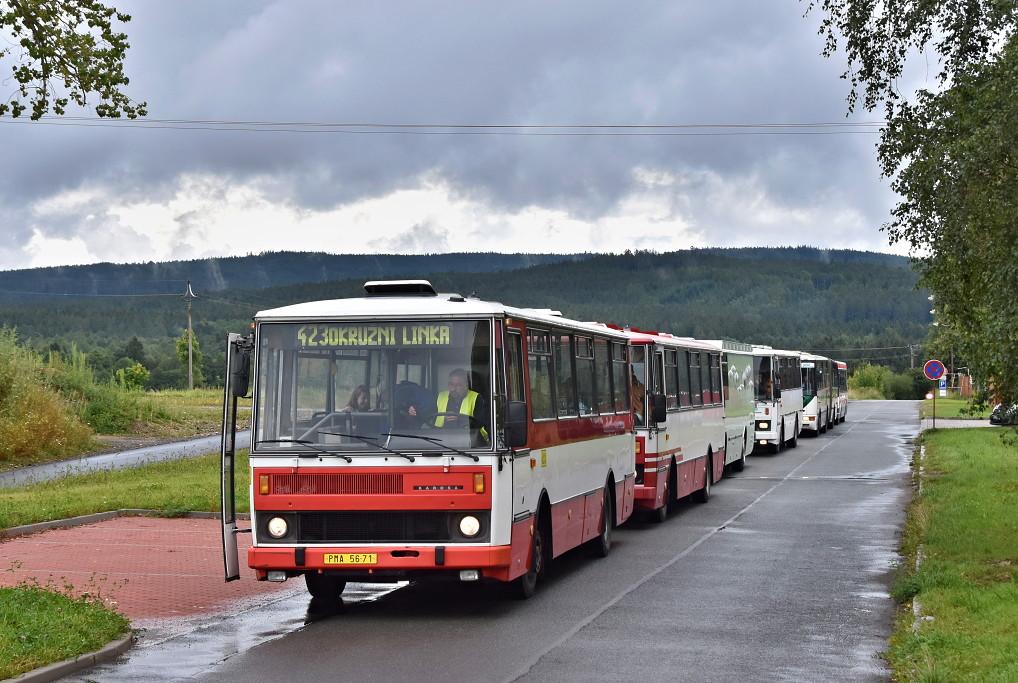 Bývalé plzeňské autobusy se sjely do Strašic