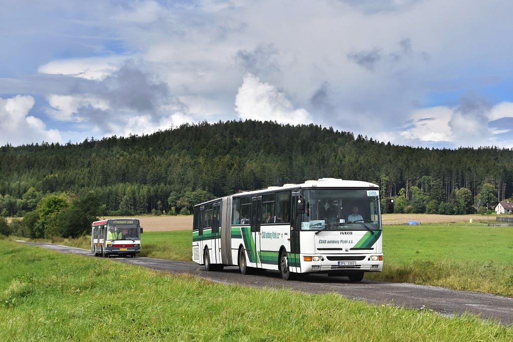 Bývalé plzeňské autobusy se sjely do Strašic