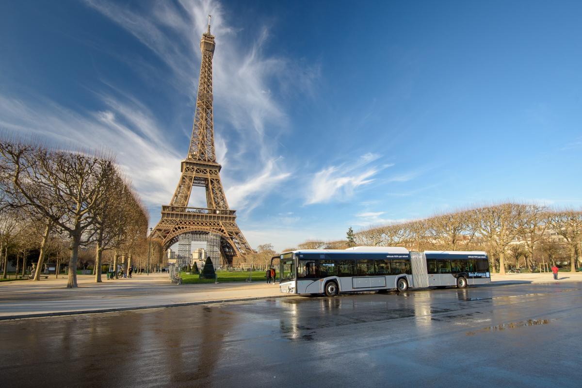 Solaris podepsal smlouvu na dodávky e-busů do Paříže