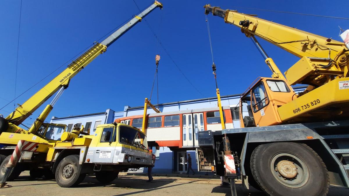 Pražská tramvaj Tatra K2 je na renovaci v Brně