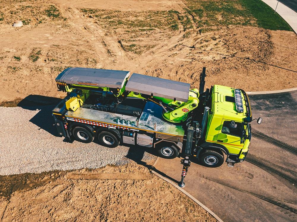 HCS Centrum a Volvo Trucks předaly pražskému dopravnímu podniku nové pohotovostní vozidlo Volvo FMX