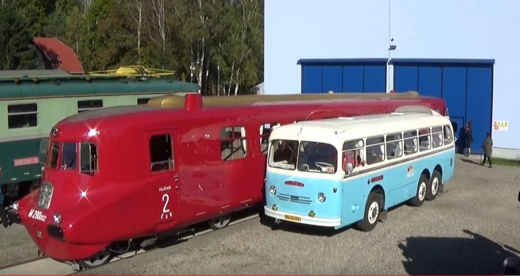 Setkání historických vlaků v Lužné doplnil i autobus