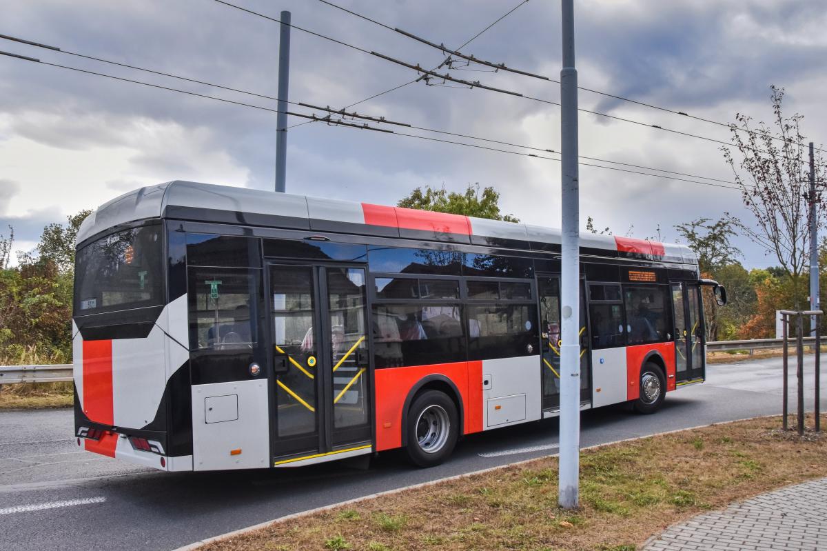 Škoda E'CITY v barvách PID jezdí v Plzni