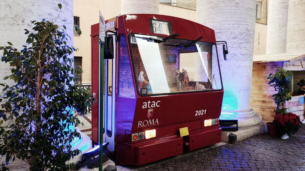 Jesličkový autobus ATAC ve Vatikánu