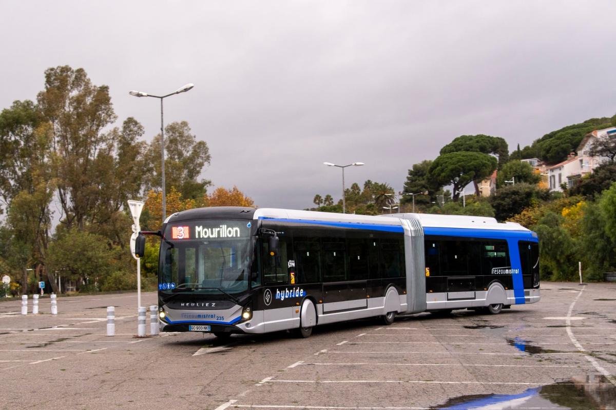 Registrace autobusů v EU v listopadu 2021
