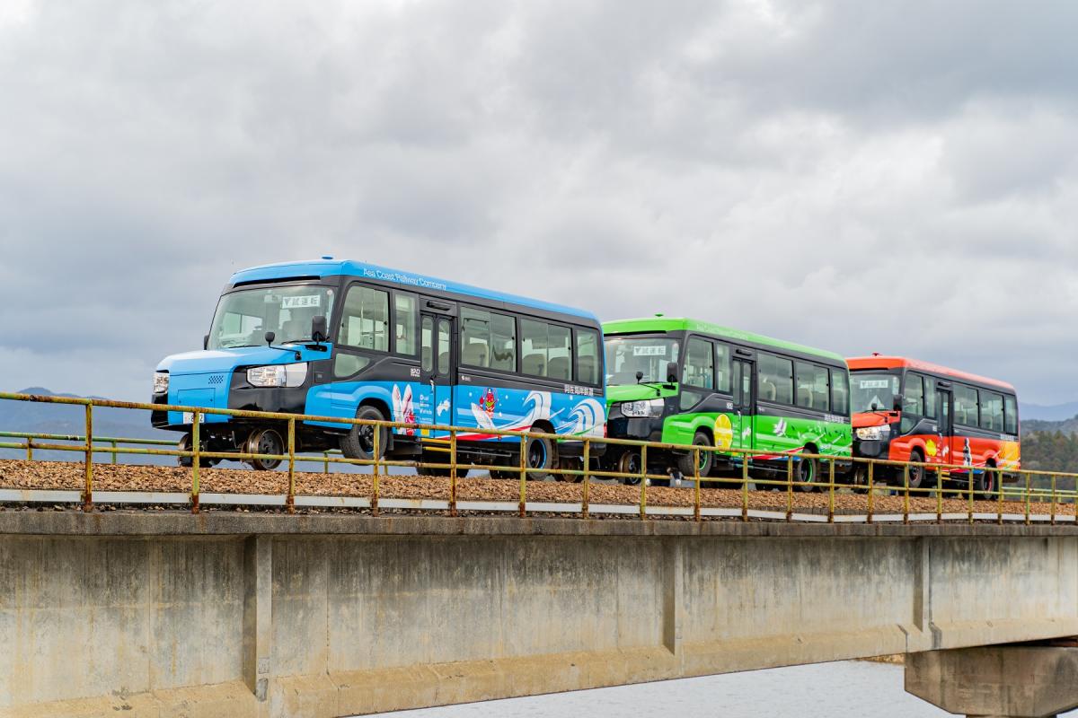 Autobus nebo vlak. V Japonsku jezdí DMV