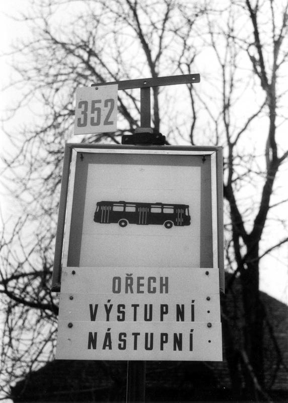 Před 30 lety vyjely první příměstské autobusové linky do okolí Prahy