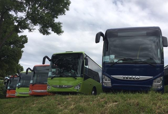 Iveco Bus v České republice vyrobil 4 365 autobusů a vysadil stejný počet stromů