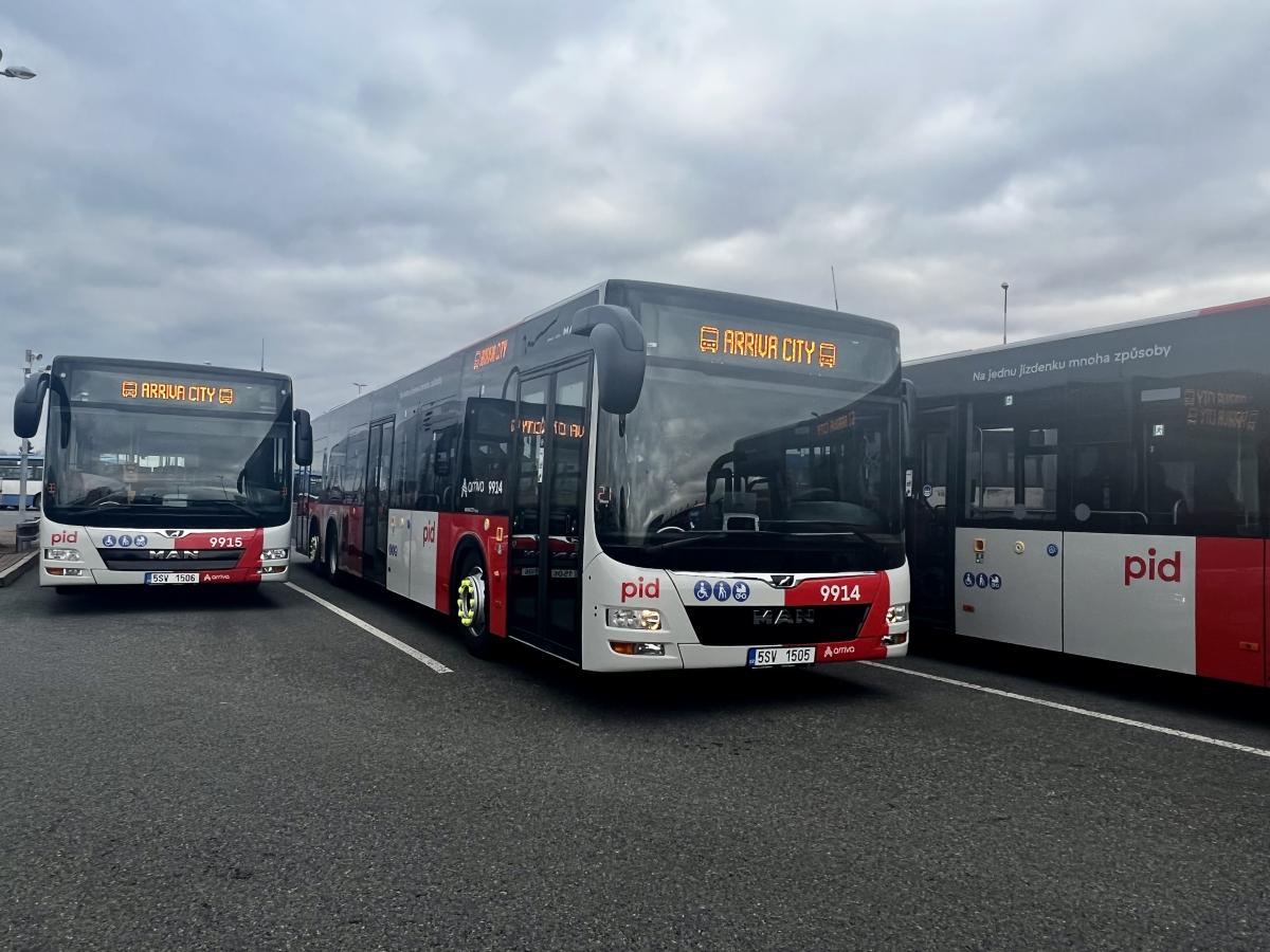 MAN předal Arrivě sedm nových městských autobusů pro PID