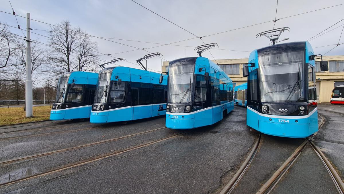 Dopravní podnik Ostrava převzal první tramvaj Škoda 39T