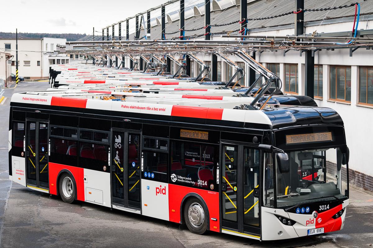 Elektrobusy Škoda E'CITY v Praze v provozu