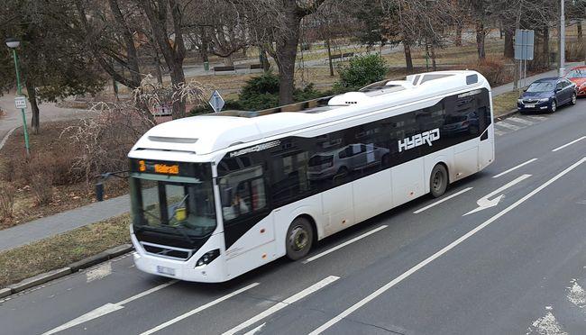 Druhý hybridní autobus v Kroměříži