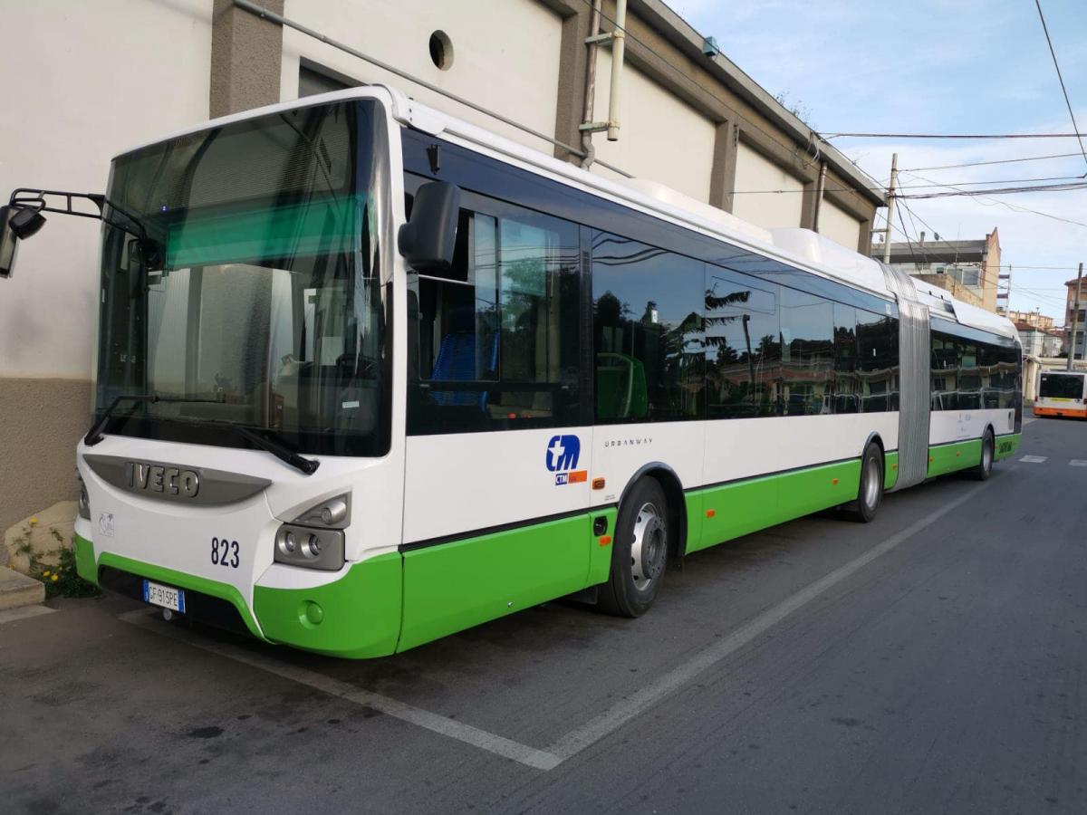 Cagliari uvádí do provozu malé elektrobusy Rampini