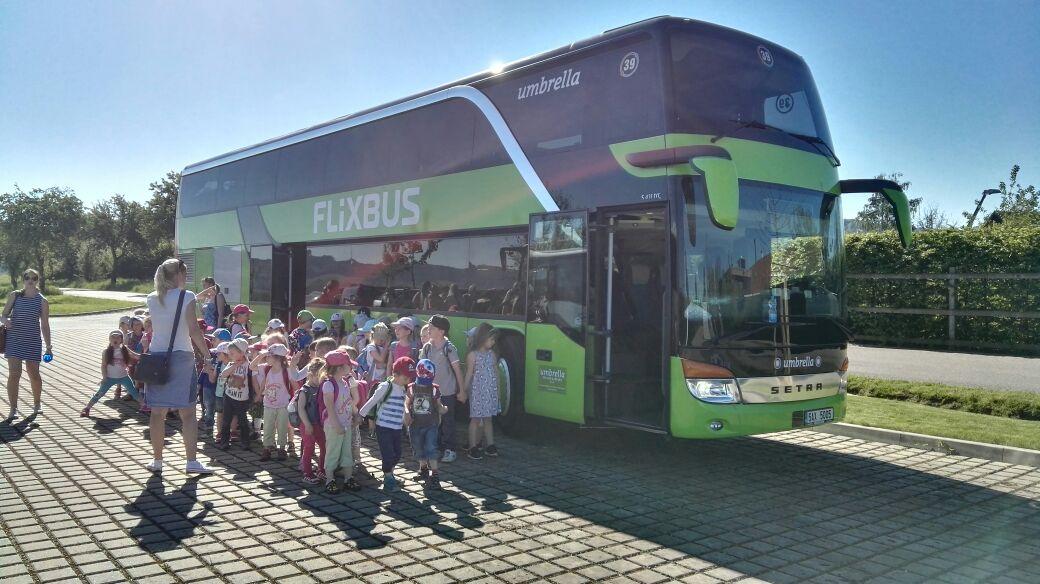 FlixBus zachová pro mládež a seniory i po 1. dubnu slevu na jízdném ve výši 75 %