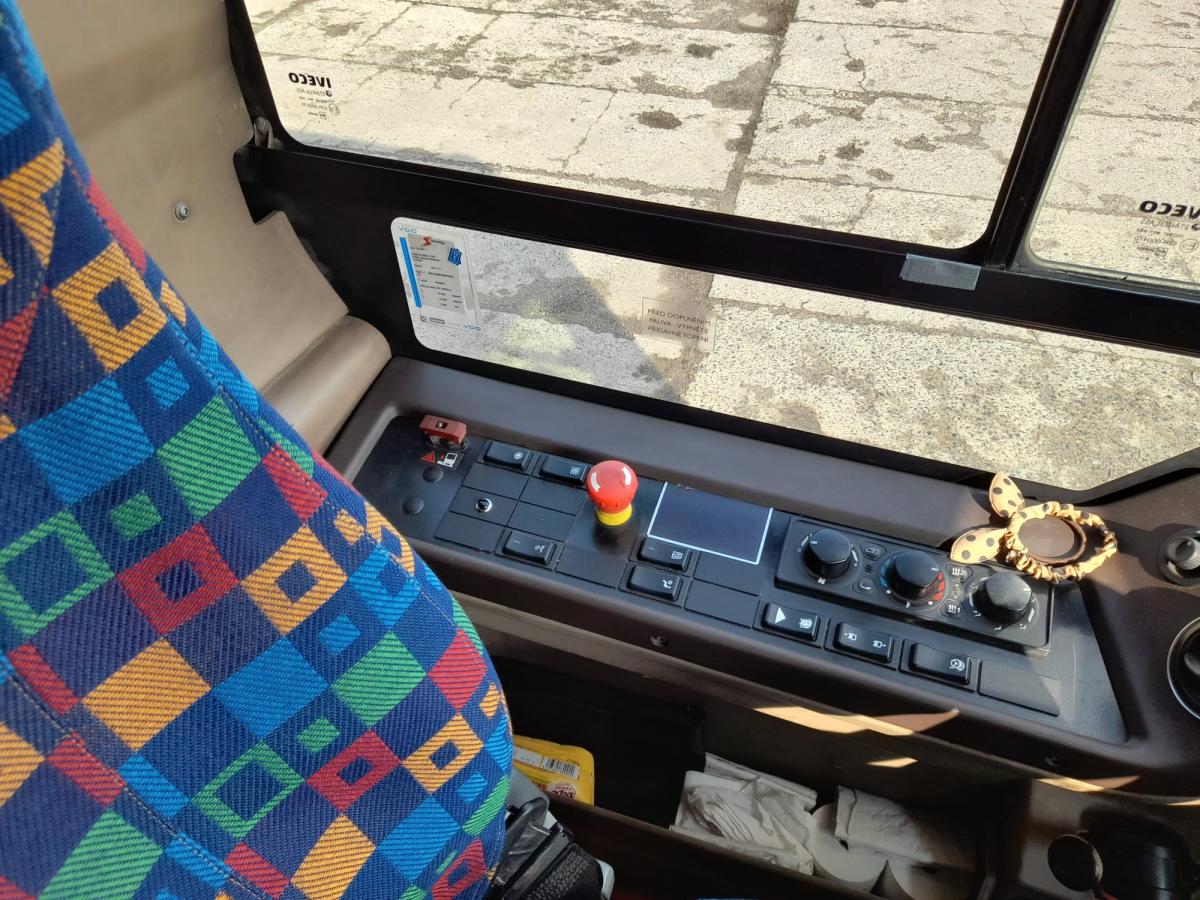 Arriva instaluje do autobusů kladenské MHD nouzová tlačítka 
